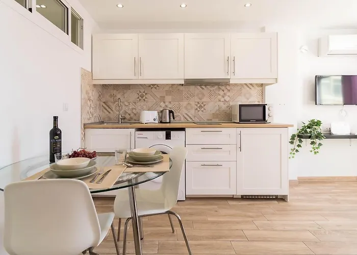 Sailor Studio, 5 Min To Jumbo アパート